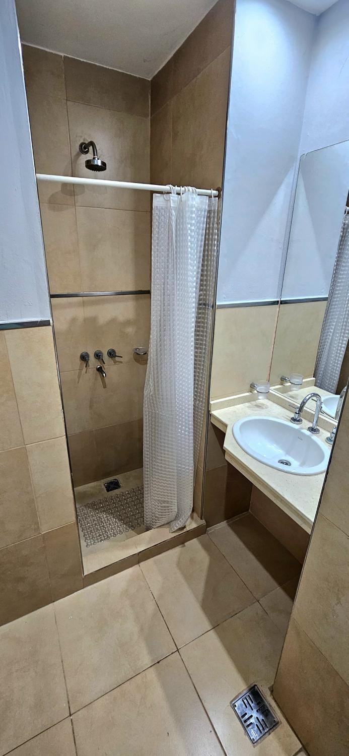 Departamento en Corrientes, céntrico, con piscina, cochera, wifi Apartment in Corrientes