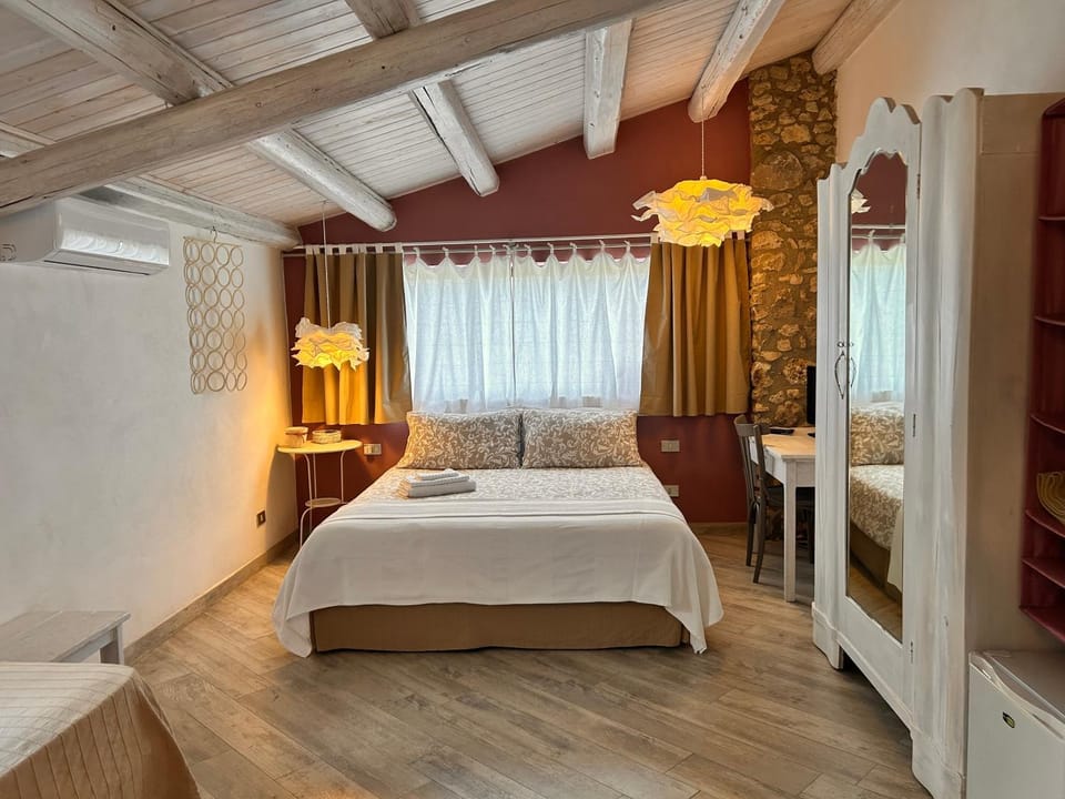 towels, wardrobe