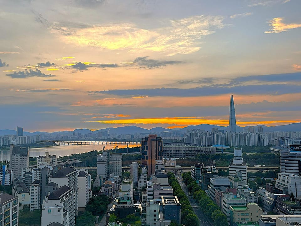 View (from property/room), City view, Mountain view, River view