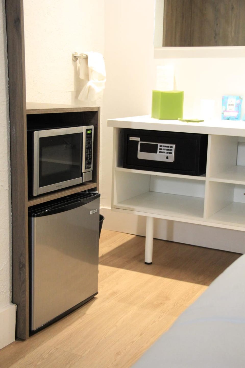 microwave, minibar