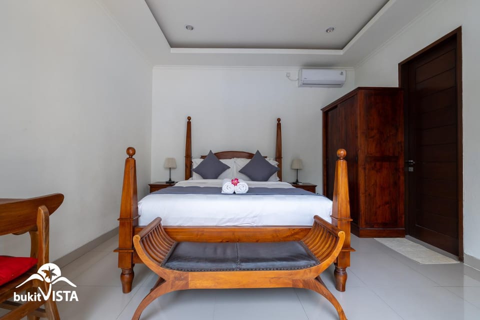 Bed, Photo of the whole room, Bedroom, towels, air conditioner