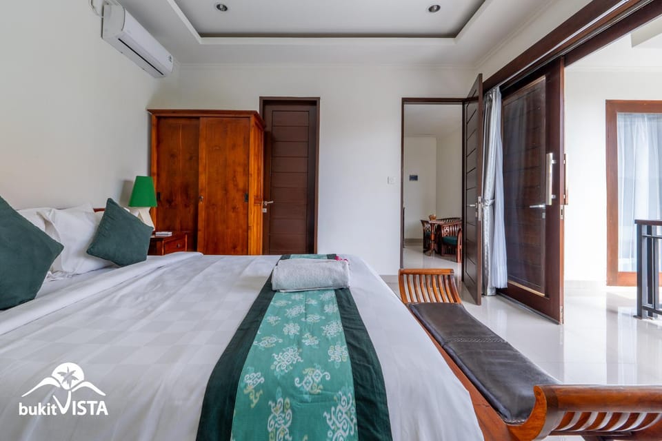 Bed, Photo of the whole room, Bedroom, wardrobe, air conditioner