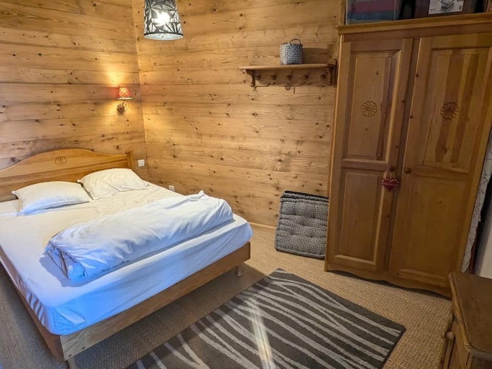 Appart cosy au pied des pistes, pour 7 pers - FR-1-557-137 Apartment in Auvergne-Rhône-Alpes