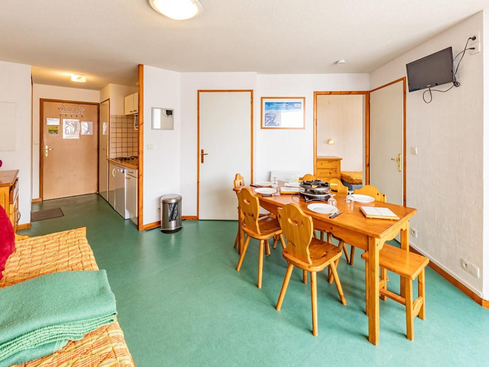 Appartement confortable 7 pers. proche pistes et commerces - FR-1-807-73 Apartment in Saint-François-Longchamp