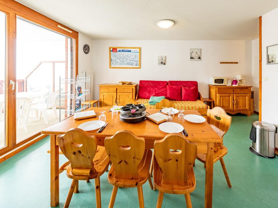 Appartement confortable 7 pers. proche pistes et commerces - FR-1-807-73 Apartment in Saint-François-Longchamp