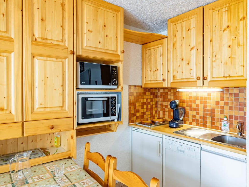 Studio moderne 4 pers, proche des pistes - FR-1-807-97 Apartment in Saint-François-Longchamp