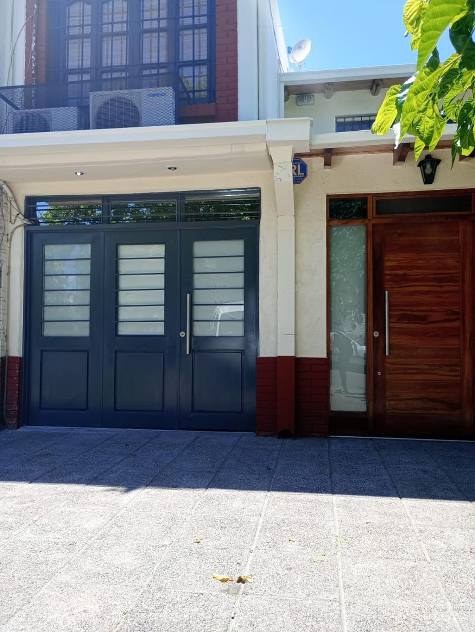 Facade/entrance