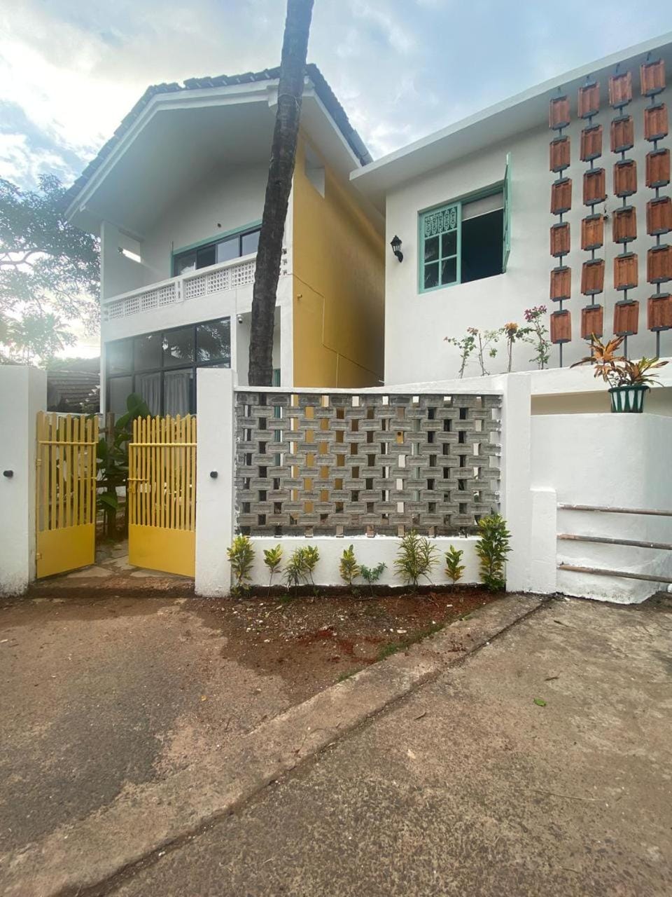 Facade/entrance