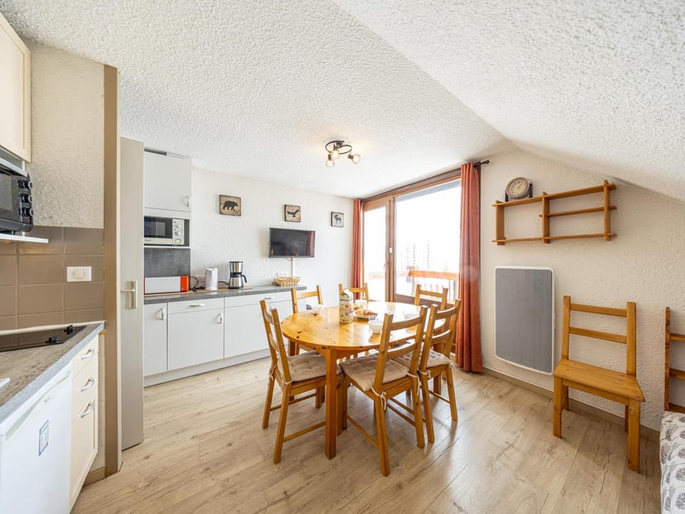Appartement 6 pers balcon sud avec kitchenette à Saint-François-Longchamp - FR-1-807-106 Apartment in Saint-François-Longchamp