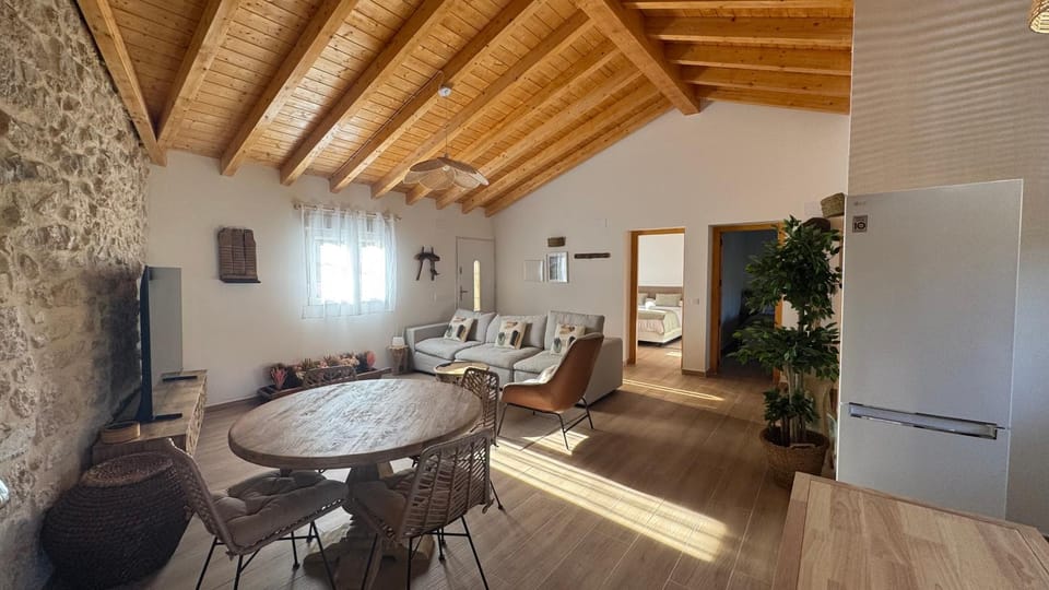 TV and multimedia, Living room, Dining area
