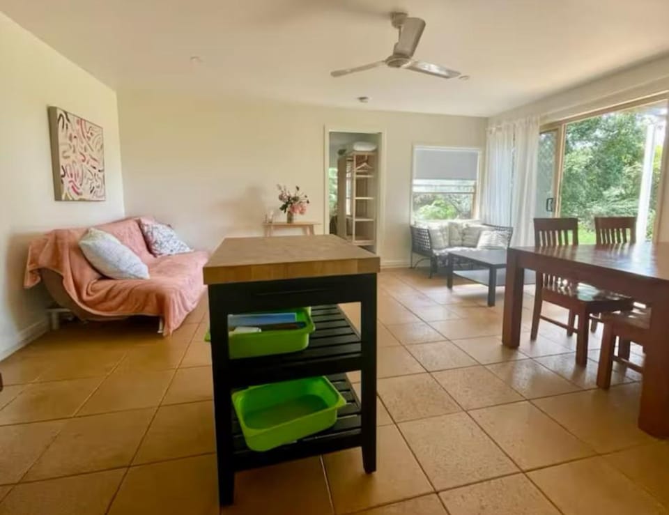 Beautiful, comfortable 7 mins walk to Mullumbimby Apartment in Mullumbimby