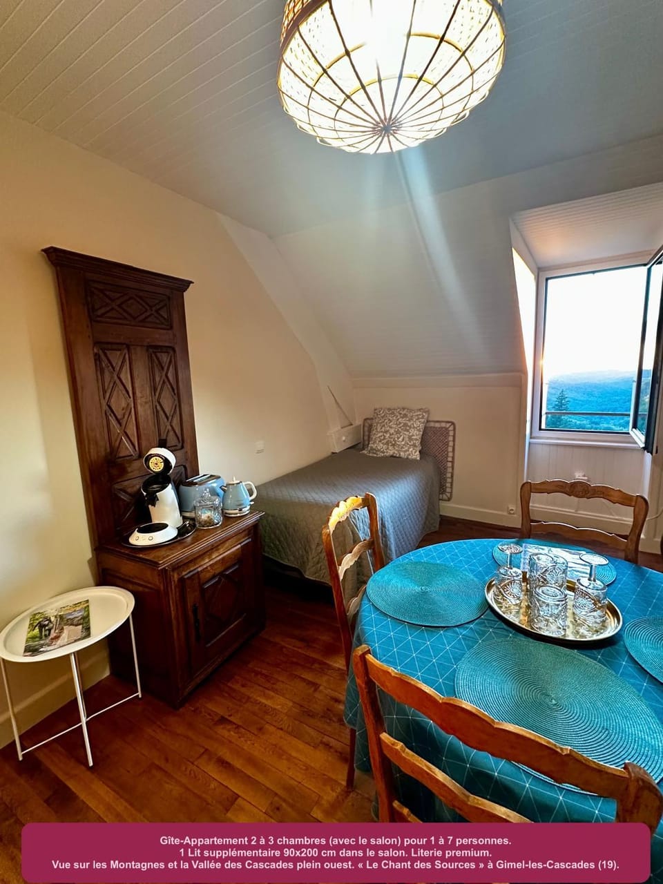Coffee/tea facilities, View (from property/room), Living room, Seating area, Dining area, Garden view, Landmark view, Mountain view, River view, Meals