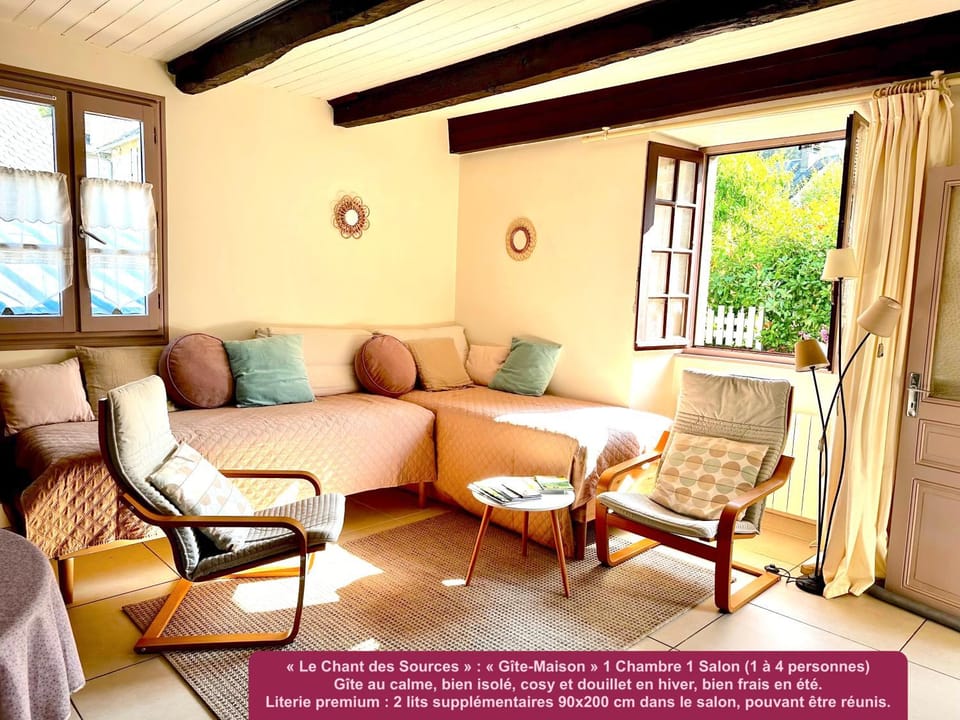 Bed, Living room, Seating area, Garden view, Quiet street view