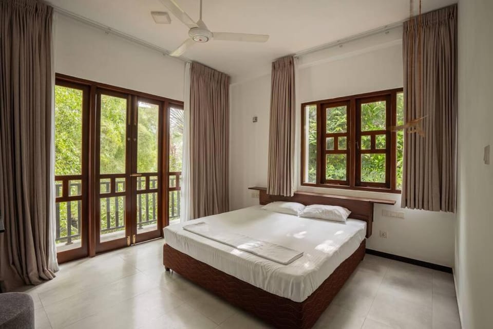 6-Bedroom Villa for 15 Guests in Talpe Villa in Southern Province