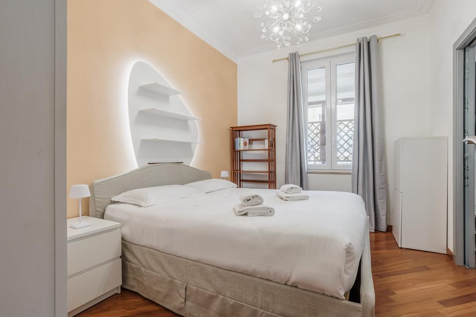 Bedroom, City view, heating, locker, towels