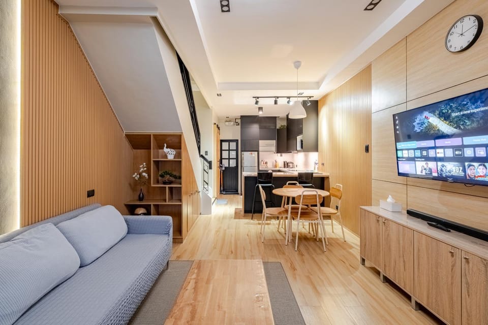 Living room, Photo of the whole room
