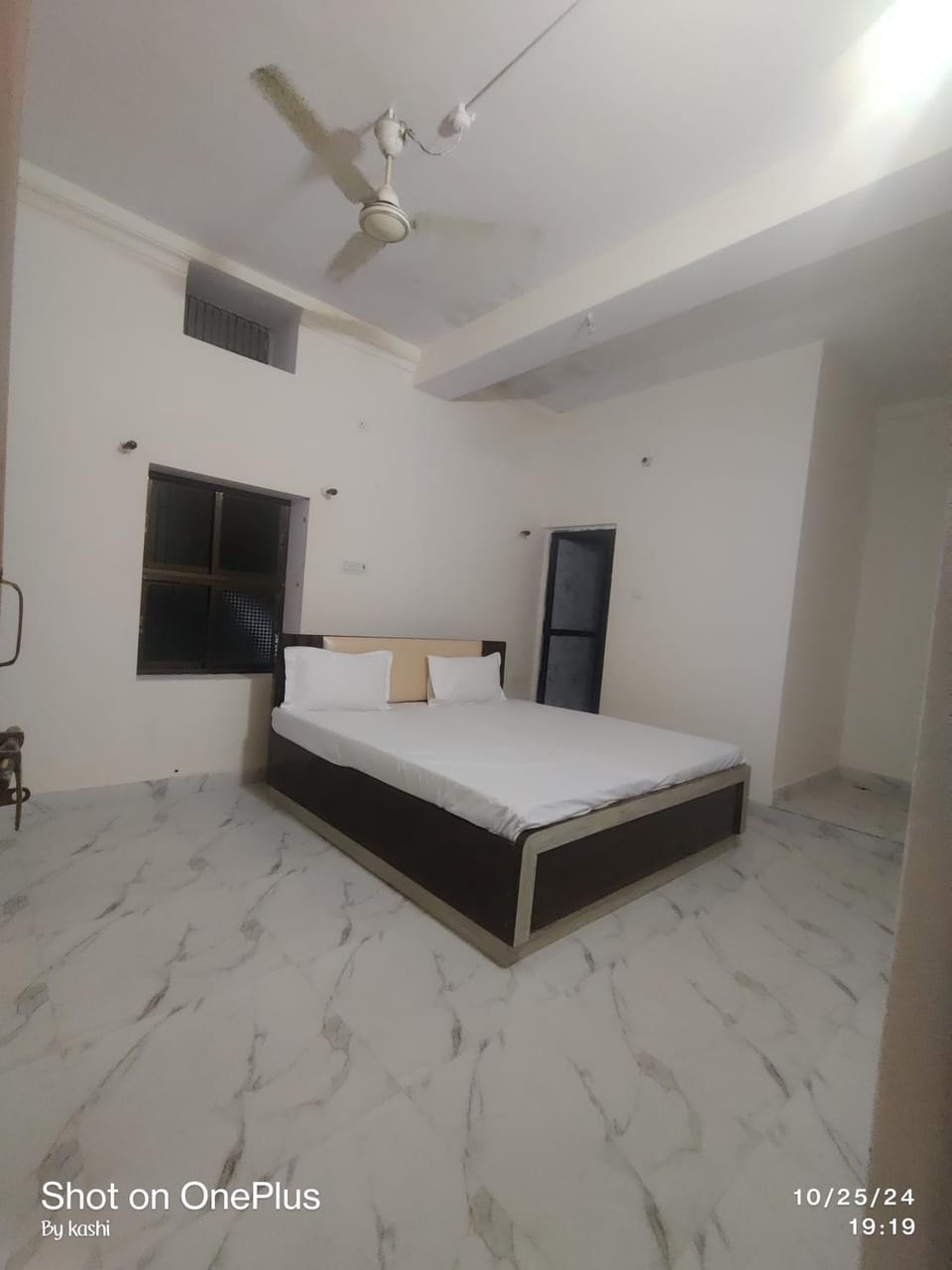 Pihu Paying Guest House Bed and Breakfast in Varanasi