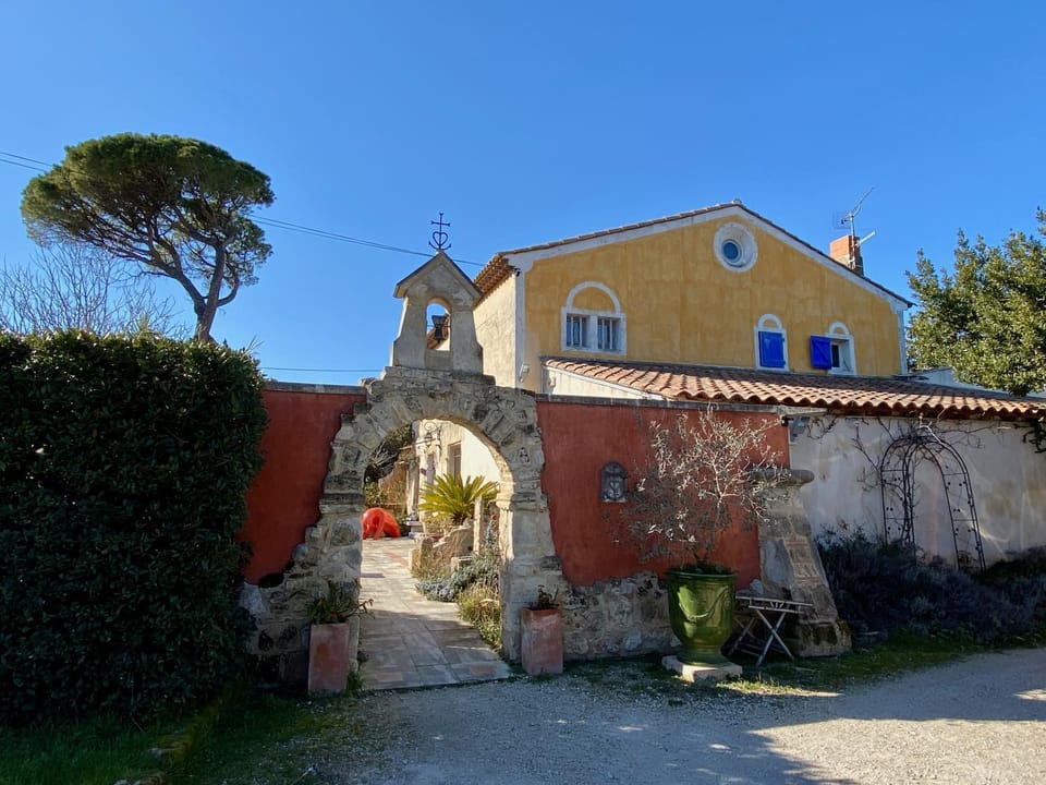 Property building, Facade/entrance
