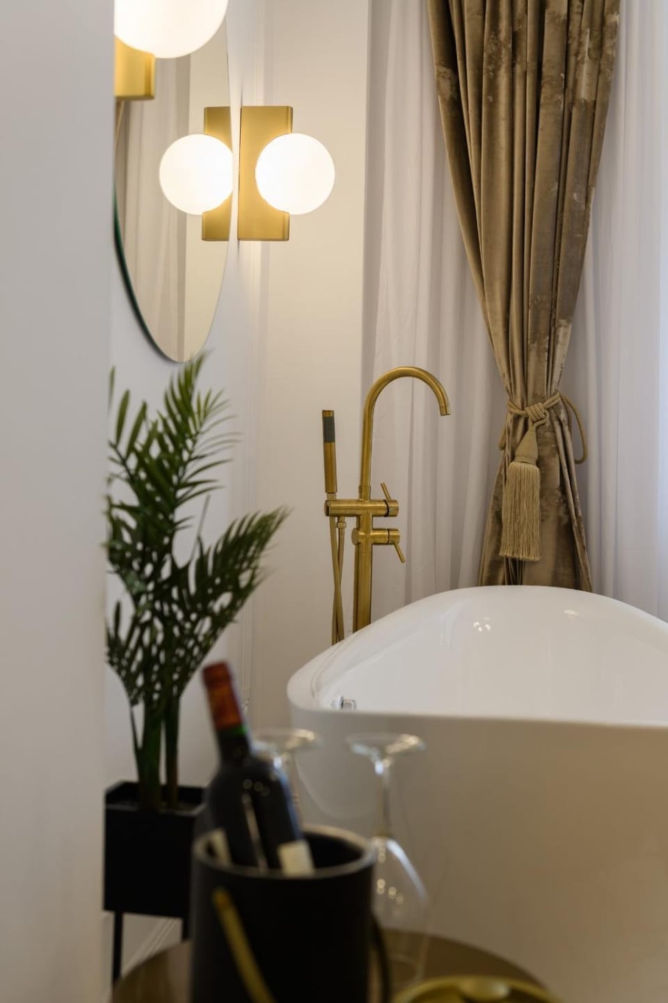 Decorative detail, Bedroom, Bath
