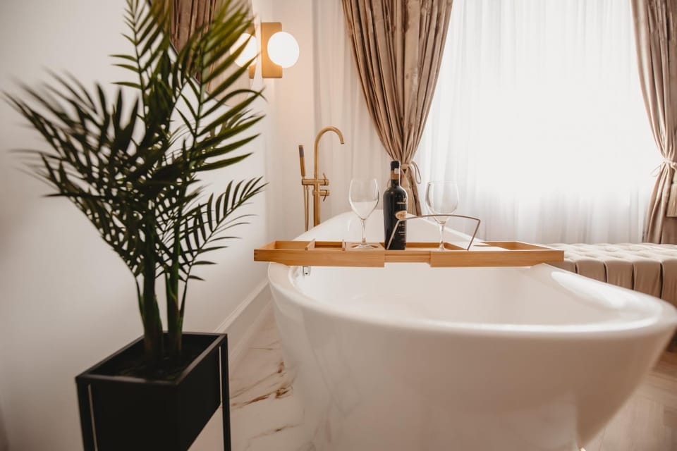 Bedroom, Bath