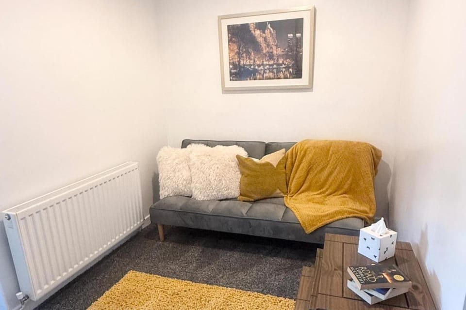 1 Bed Flat - Sleeps 3 - Parking - Pet friendly Apartment in South Shields