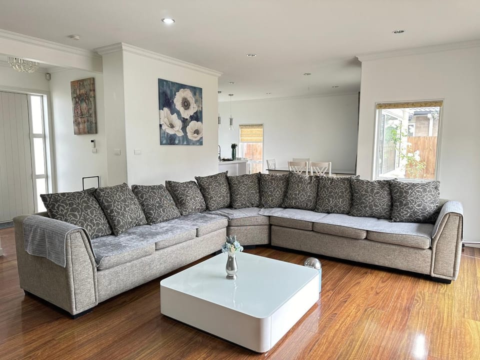 Hamilton Cozy Corner Retreat House in Hamilton