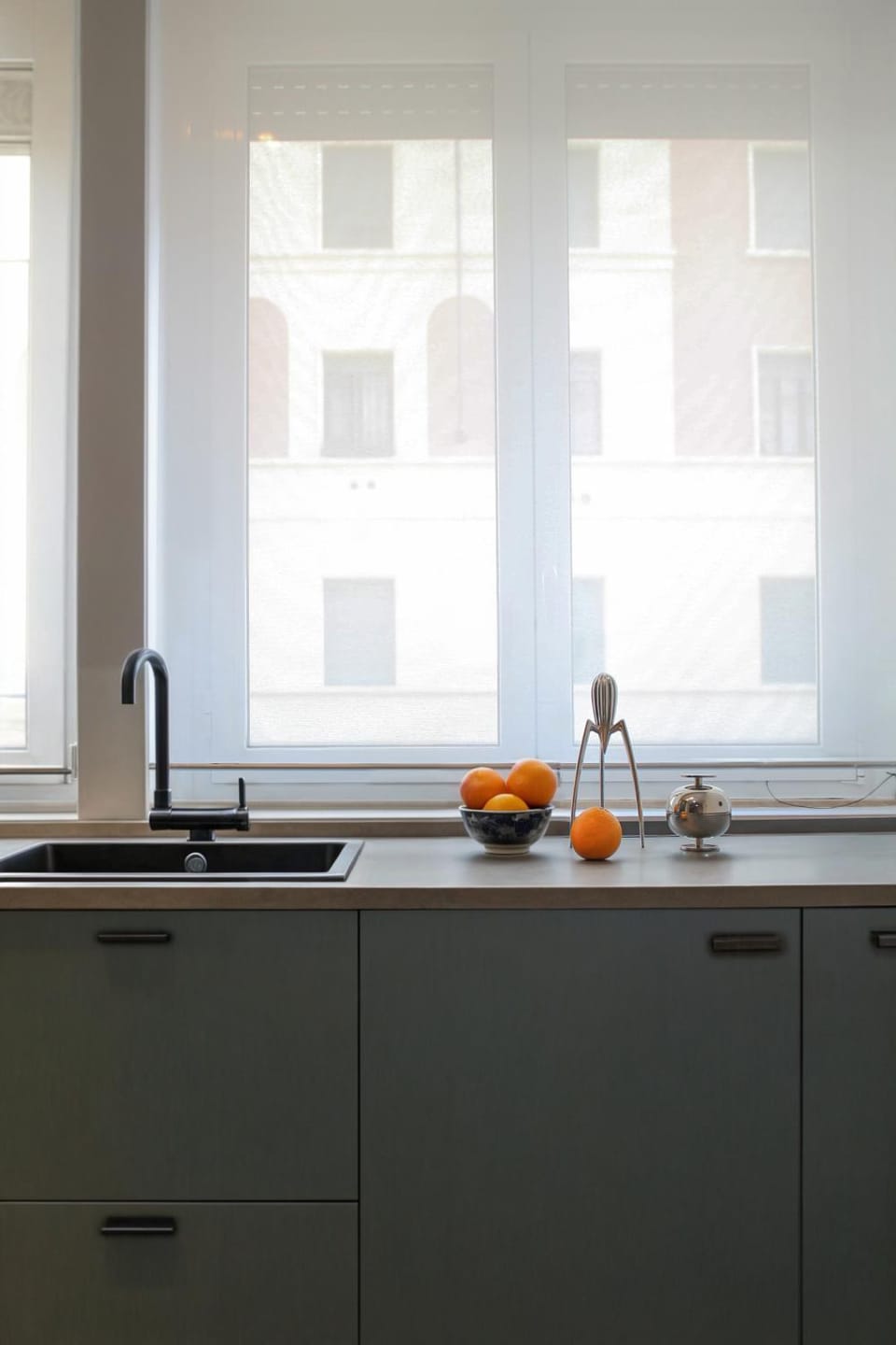 Property building, Coffee/tea facilities, Kitchen or kitchenette, City view, stove