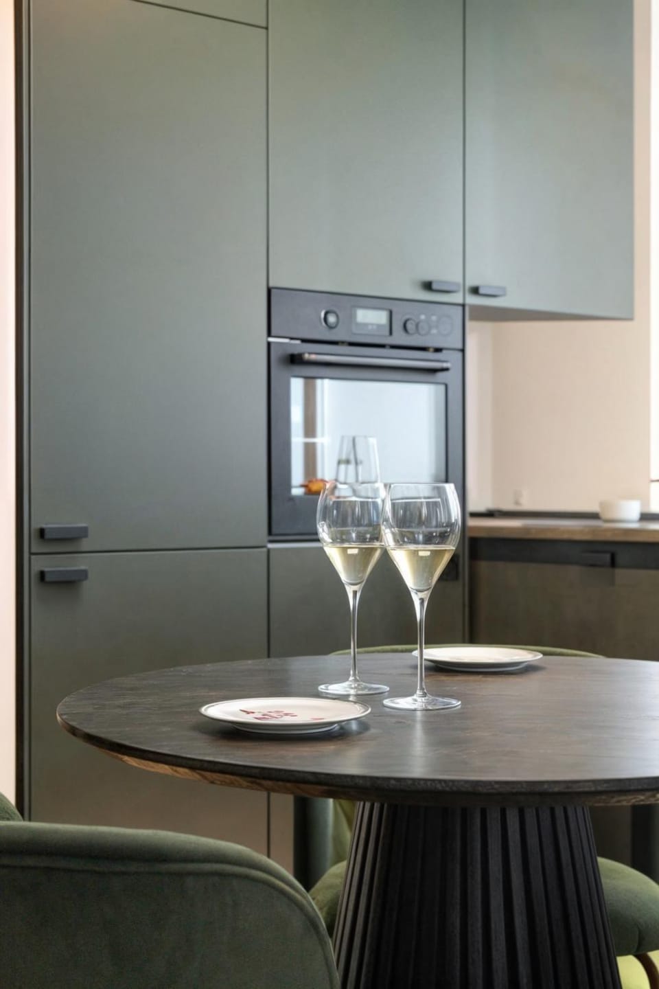 Kitchen or kitchenette, Dining area