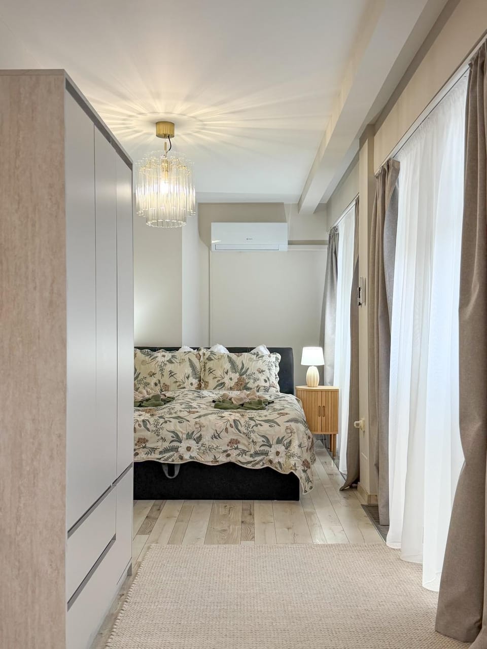 Bed, Photo of the whole room, Bedroom, towels, wardrobe