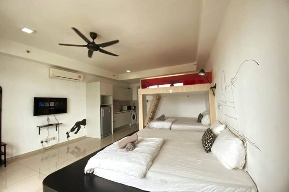 Bed, TV and multimedia, Bedroom