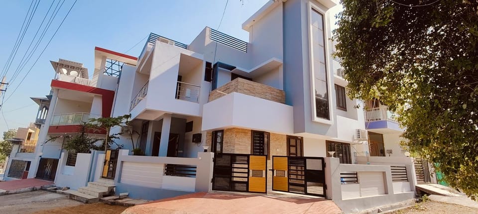 Property building, Street view