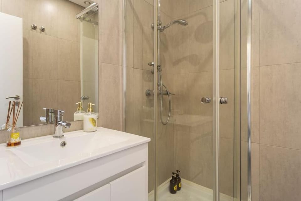 Unique & Super Central AirCon & Lift Apartment in Lisbon