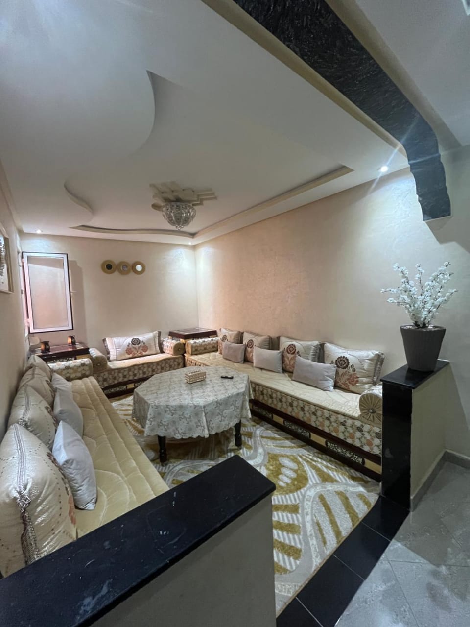 Living room, Photo of the whole room