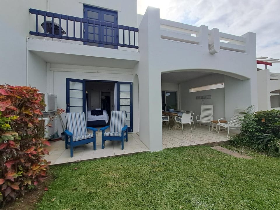 Property building, Patio, Garden, Balcony/Terrace, Garden view
