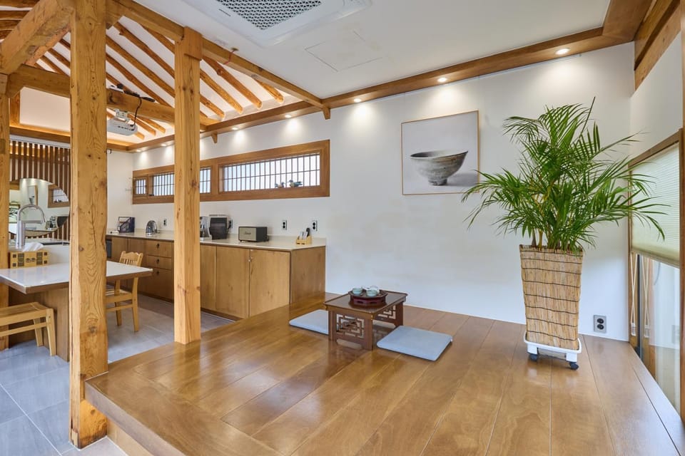 Hanok spa stay 소연정 Chalet in South Korea
