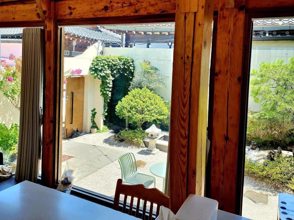 Hanok spa stay 소연정 Chalet in South Korea