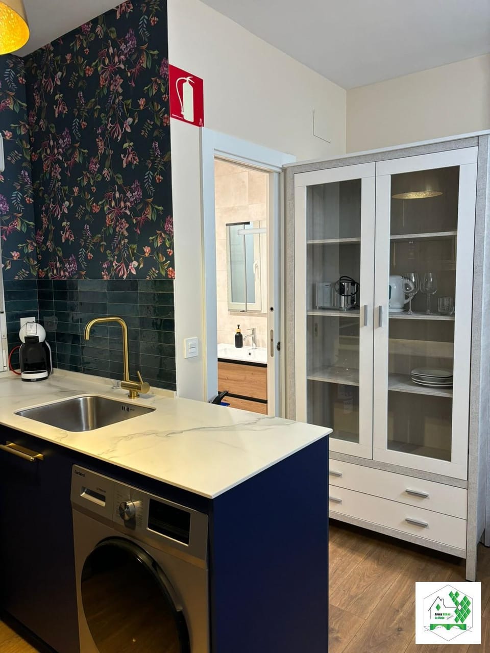washing machine, kitchen, Internal: Not applicable to any particular room