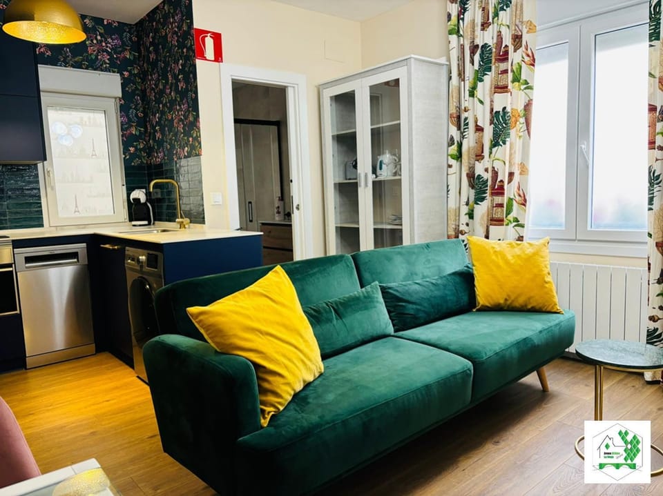 Living room, Internal: Not applicable to any particular room
