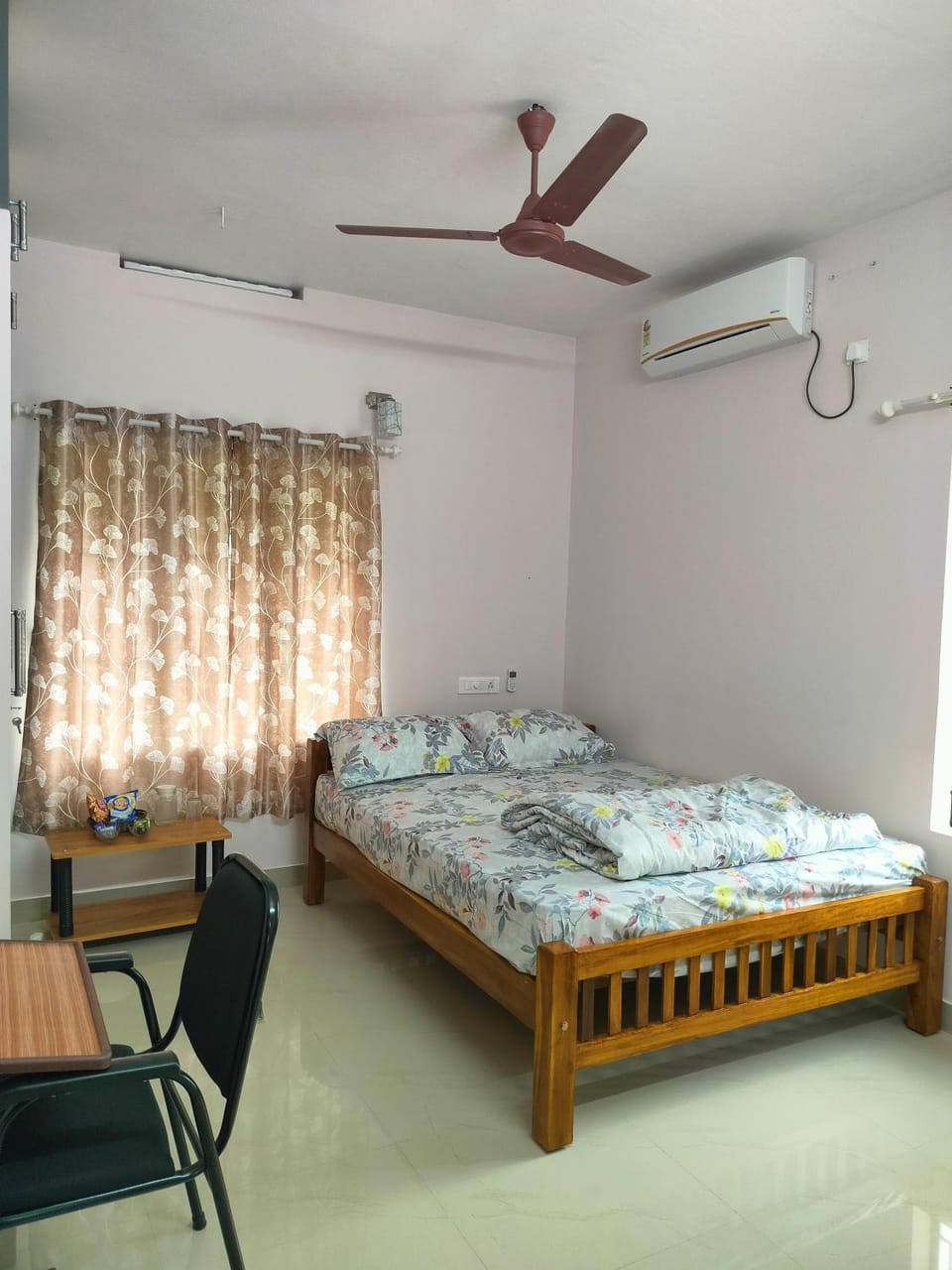 Photo of the whole room, Bedroom, towels, air conditioner