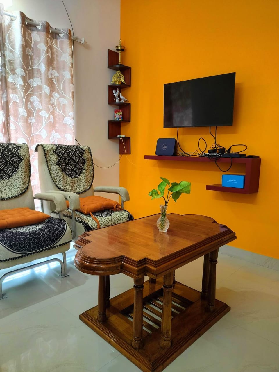 Communal lounge/ TV room, Living room