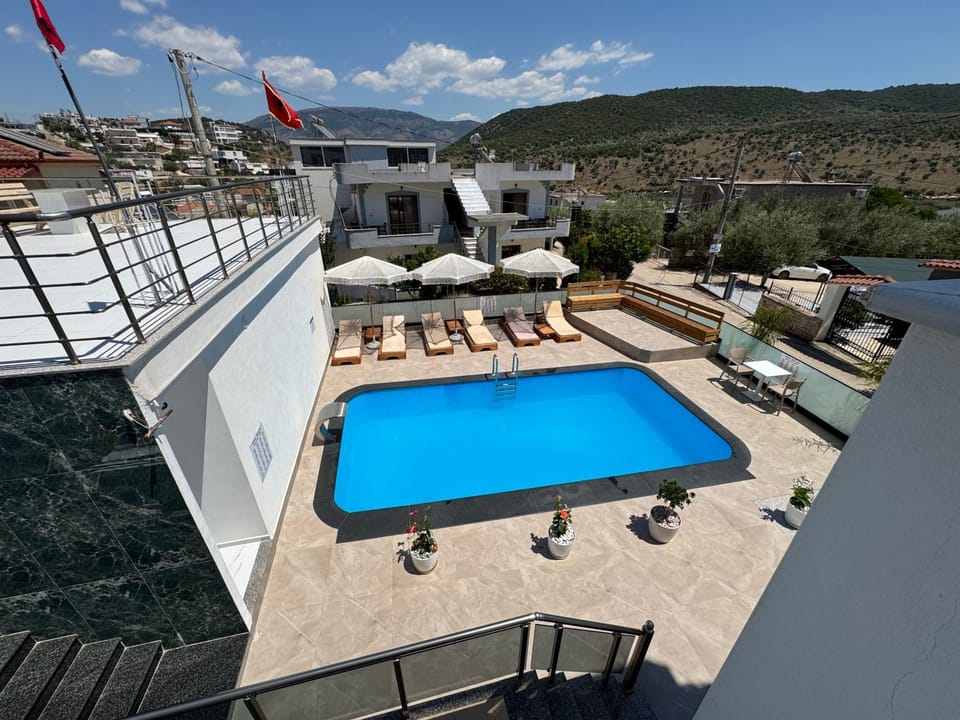 Patio, Day, Natural landscape, View (from property/room), Balcony/Terrace, Mountain view, Pool view, Swimming pool, sunbed