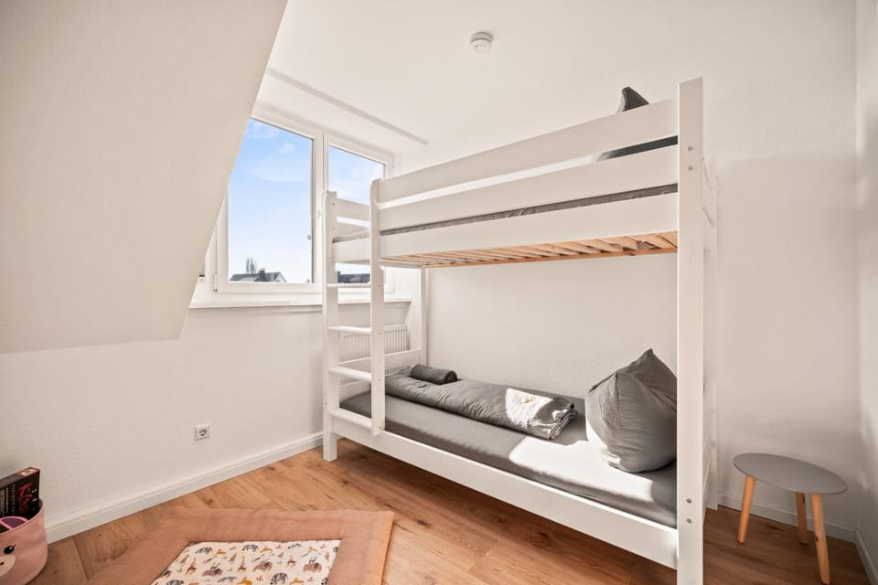 Bed, Bedroom, bunk bed