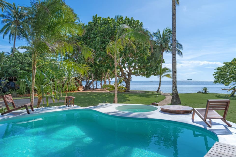 Luxury Eco Villa Bayay Dhyana Villa in General Luna