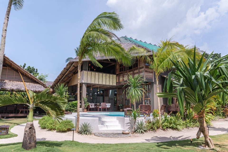 Luxury Eco Villa Bayay Dhyana Villa in General Luna