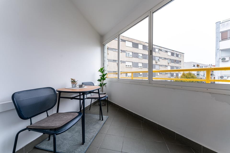 View (from property/room), Balcony/Terrace, Seating area