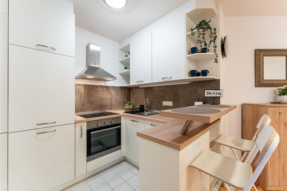 Kitchen or kitchenette, Dining area, dishwasher, oven, stove
