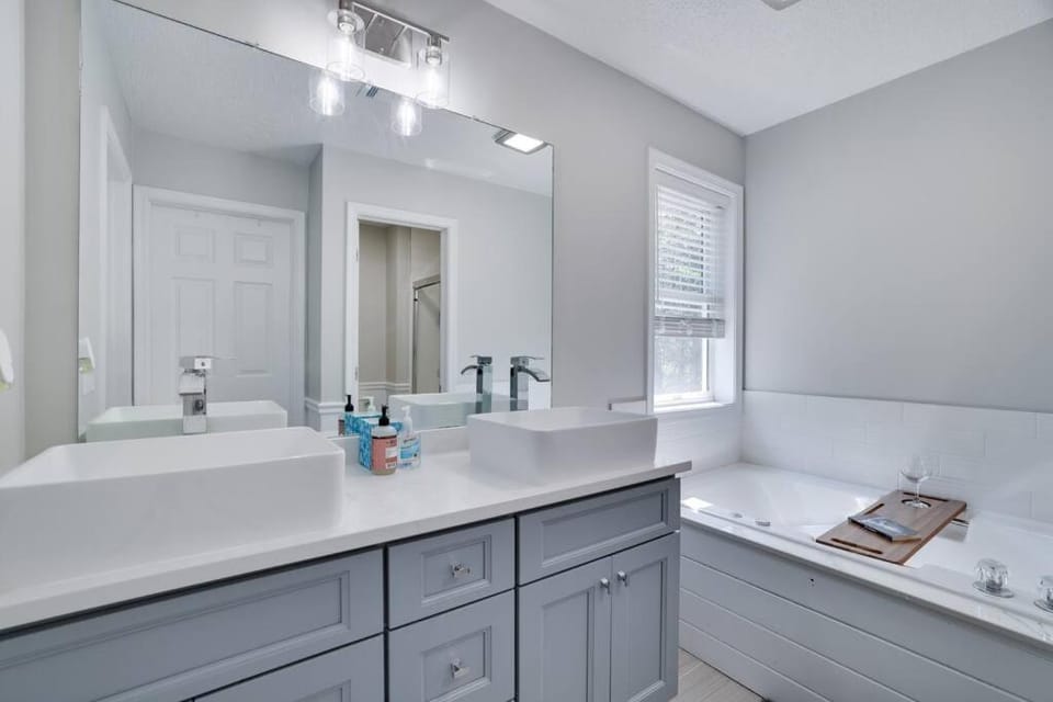 Bathroom, towels