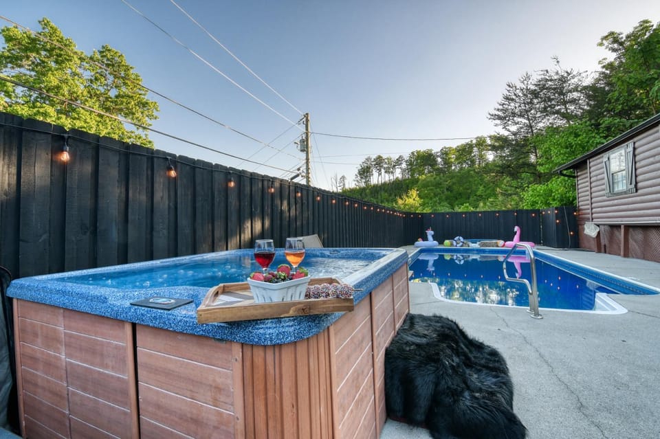 Hot Tub, Pool view, Swimming pool