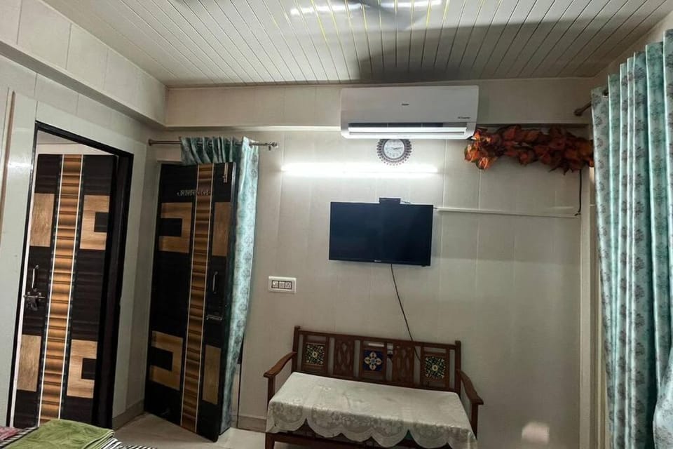 The Nest Homestays - Gharaunda Apartment in Uttar Pradesh