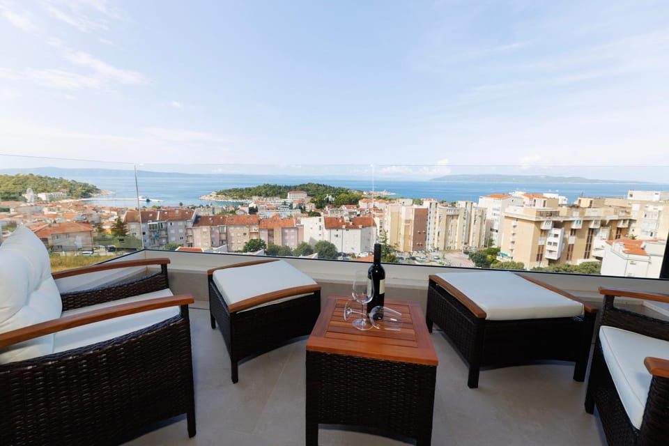 Day, Natural landscape, View (from property/room), Balcony/Terrace, Seating area, City view, Sea view